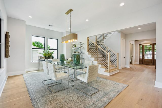 2214 Chantilly Lane, Houston, TX 77018