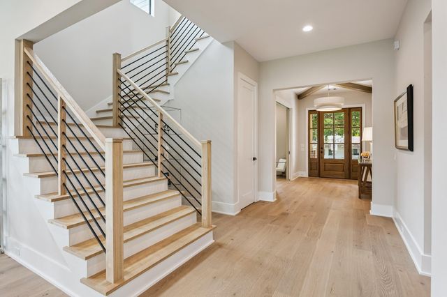2214 Chantilly Lane, Houston, TX 77018