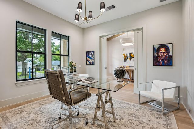 2214 Chantilly Lane, Houston, TX 77018
