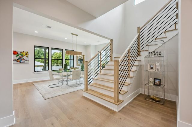 2214 Chantilly Lane, Houston, TX 77018