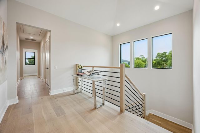 2214 Chantilly Lane, Houston, TX 77018