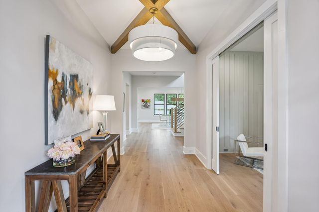 2214 Chantilly Lane, Houston, TX 77018