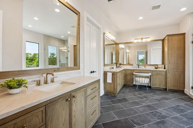 2214 Chantilly Lane, Houston, TX 77018