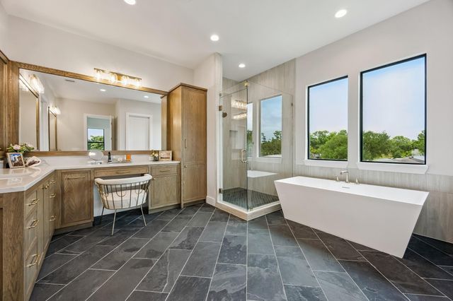 2214 Chantilly Lane, Houston, TX 77018