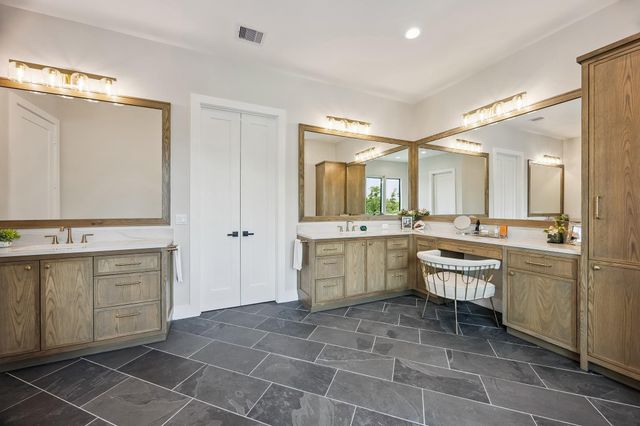 2214 Chantilly Lane, Houston, TX 77018