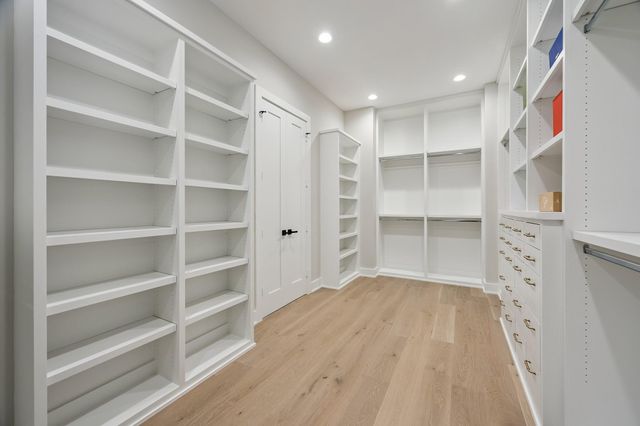 2214 Chantilly Lane, Houston, TX 77018