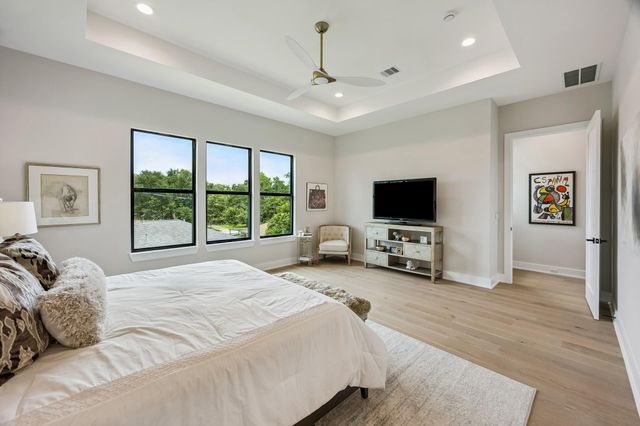 2214 Chantilly Lane, Houston, TX 77018