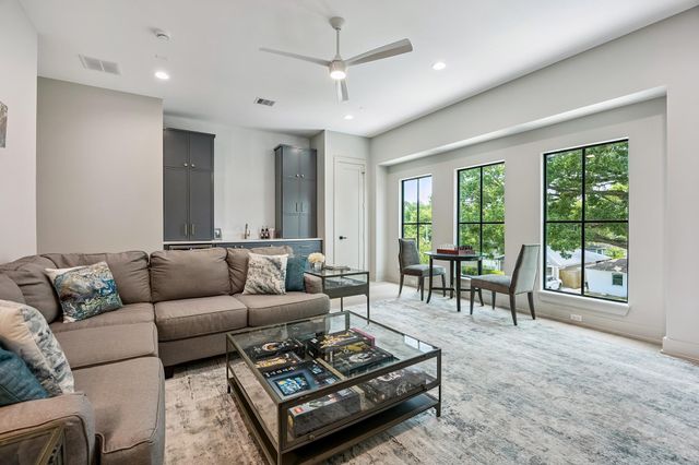 2214 Chantilly Lane, Houston, TX 77018