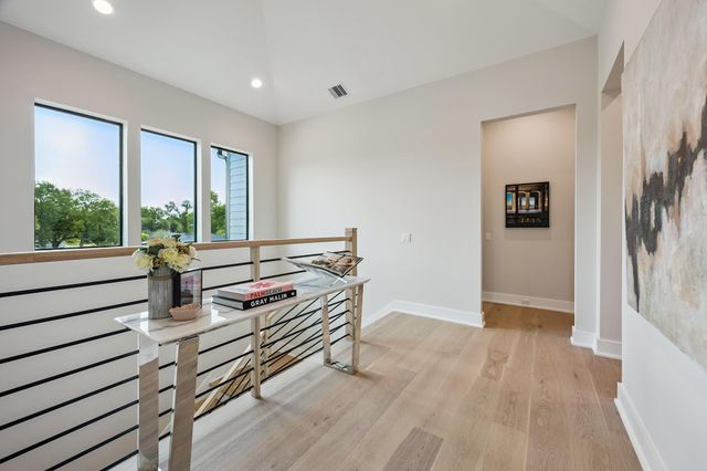 2214 Chantilly Lane, Houston, TX 77018