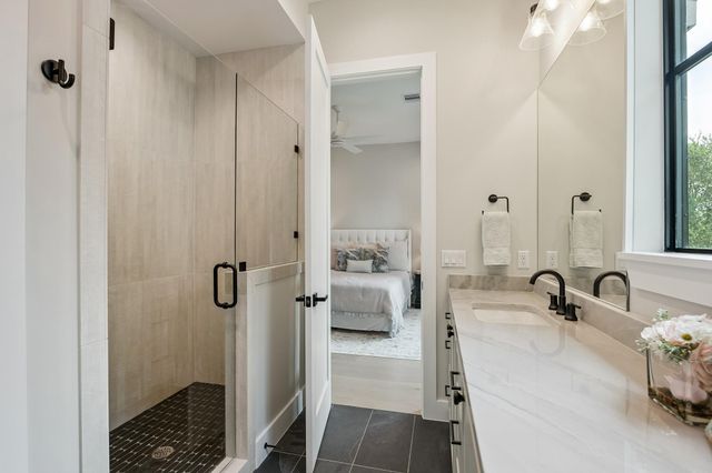 2214 Chantilly Lane, Houston, TX 77018