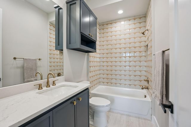 2214 Chantilly Lane, Houston, TX 77018
