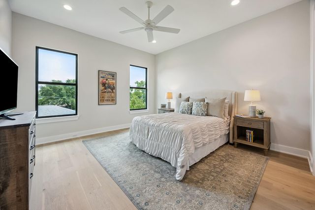 2214 Chantilly Lane, Houston, TX 77018