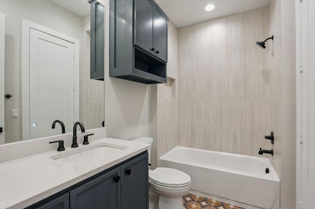 2214 Chantilly Lane, Houston, TX 77018
