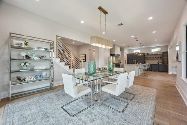 2214 Chantilly Lane, Houston, TX 77018