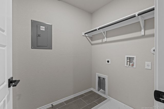 285 W Quill Dr Building 8, San Antonio, TX 78228