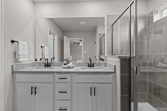 285 W Quill Dr Building 8, San Antonio, TX 78228