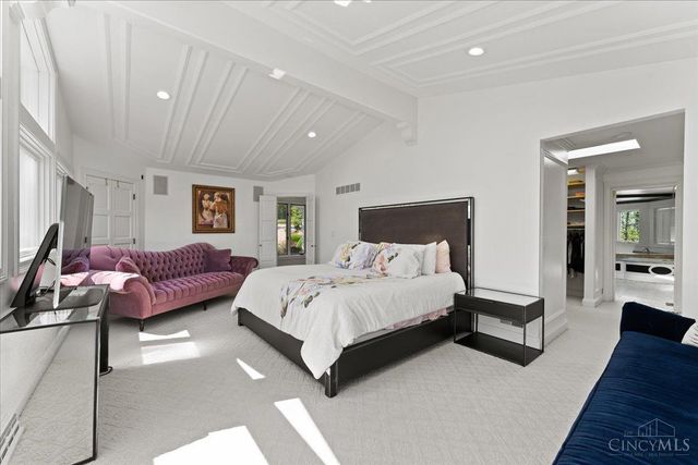 6220 Hawk Ridge Lane, Indian Hill, OH 45243