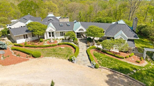 6220 Hawk Ridge Lane, Indian Hill, OH 45243