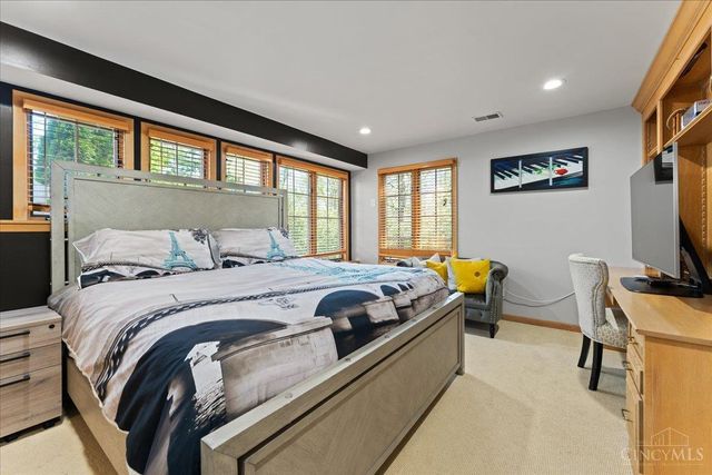 6220 Hawk Ridge Lane, Indian Hill, OH 45243