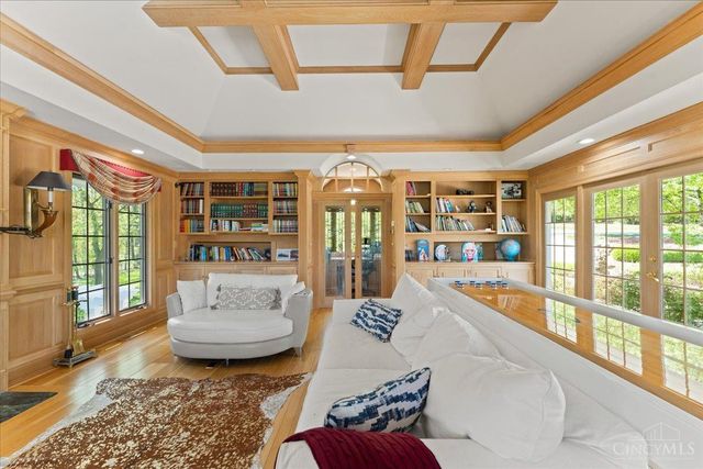 6220 Hawk Ridge Lane, Indian Hill, OH 45243