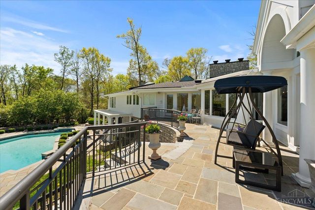 6220 Hawk Ridge Lane, Indian Hill, OH 45243