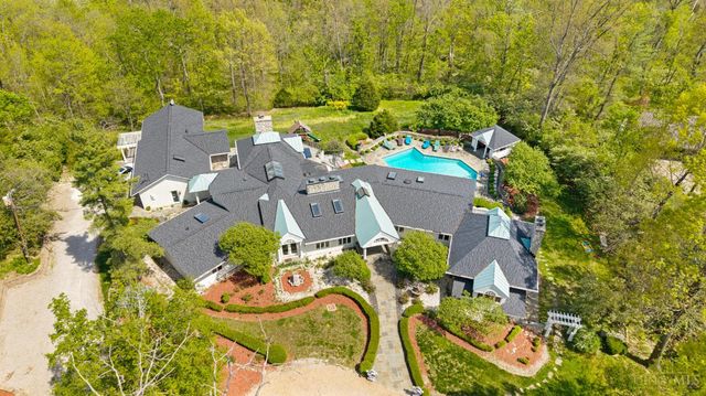 6220 Hawk Ridge Lane, Indian Hill, OH 45243