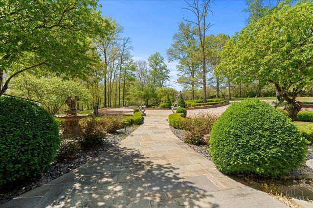 6220 Hawk Ridge Lane, Indian Hill, OH 45243