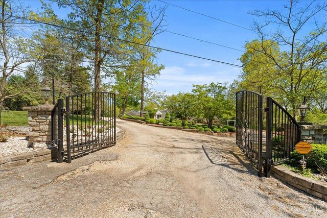 6220 Hawk Ridge Lane, Indian Hill, OH 45243
