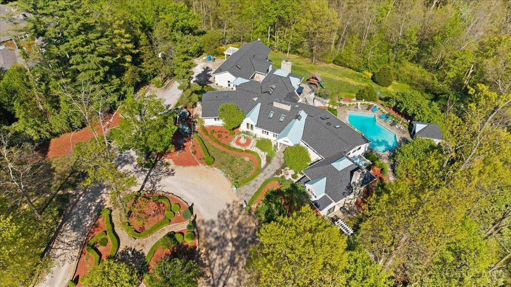 6220 Hawk Ridge Lane, Indian Hill, OH 45243