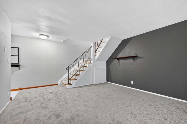 10 Oakwood Terrace 38, New Windsor, NY 12553