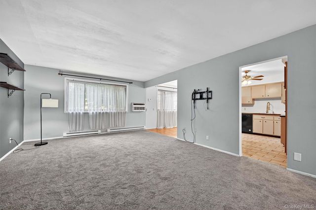 10 Oakwood Terrace 38, New Windsor, NY 12553