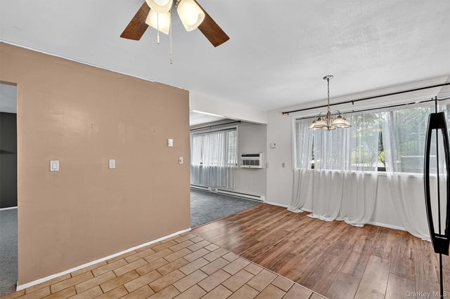 10 Oakwood Terrace 38, New Windsor, NY 12553