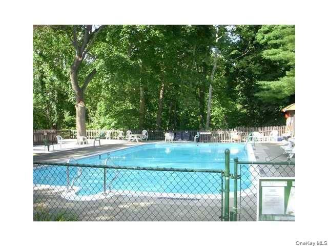 10 Oakwood Terrace 38, New Windsor, NY 12553