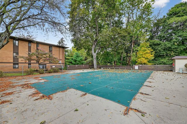 10 Oakwood Terrace 38, New Windsor, NY 12553