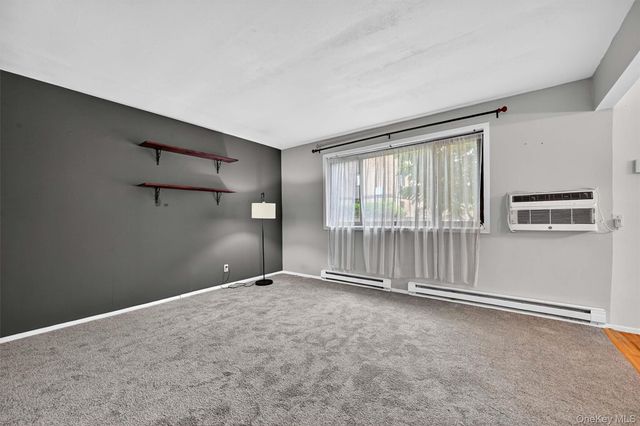 10 Oakwood Terrace 38, New Windsor, NY 12553