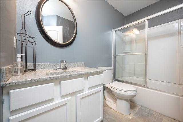 6420 Prairie Sage Drive SW, Cedar Rapids, IA 52404