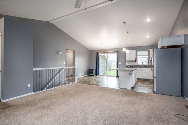 6420 Prairie Sage Drive SW, Cedar Rapids, IA 52404
