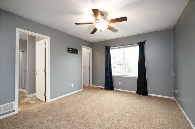 6420 Prairie Sage Drive SW, Cedar Rapids, IA 52404