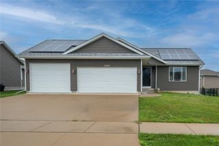 6420 Prairie Sage Drive SW, Cedar Rapids, IA 52404