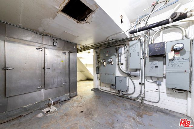 6340 Yucca Street, Los Angeles, CA 90028