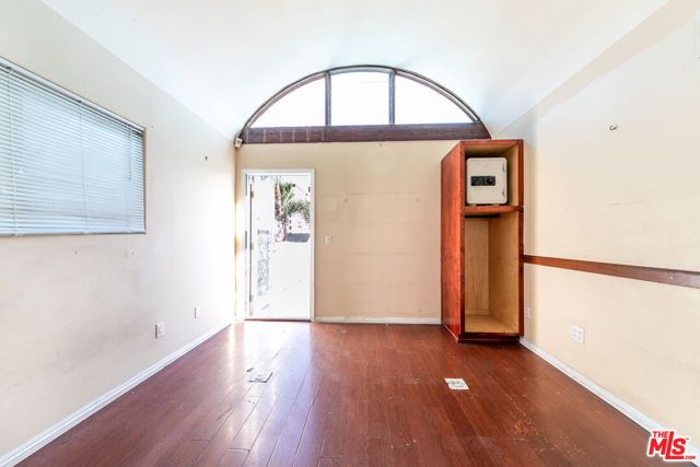 6340 Yucca Street, Los Angeles, CA 90028