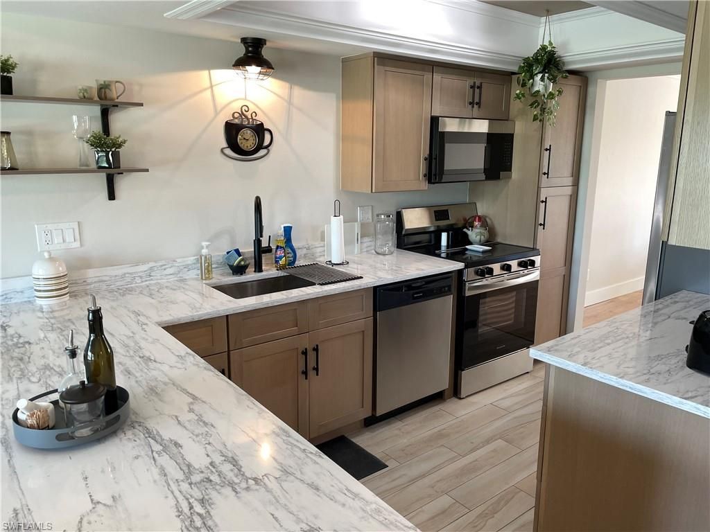 Image 7 of property listing at 4417 Country Club BLVD B7, Cape Coral, FL 33904