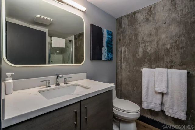 1050 Island Ave 105, San Diego, CA 92101