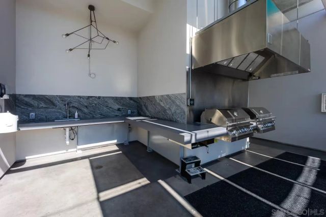 1050 Island Ave 105, San Diego, CA 92101