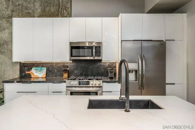 1050 Island Ave 105, San Diego, CA 92101