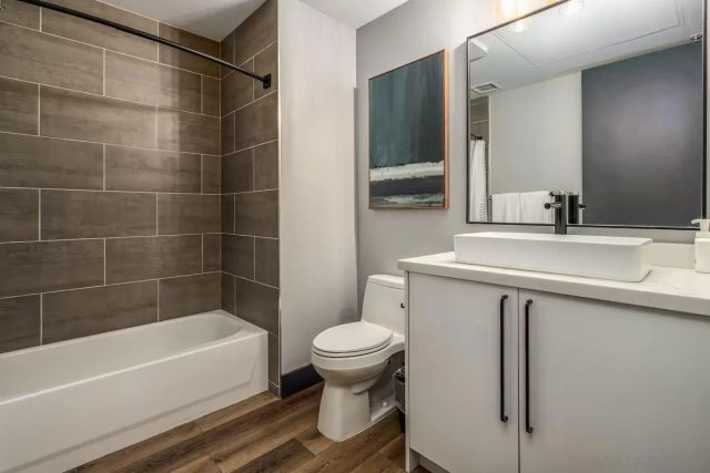 1050 Island Ave 105, San Diego, CA 92101