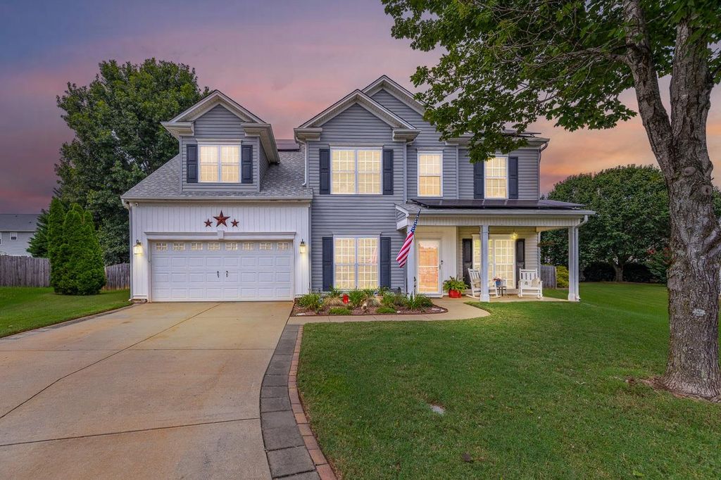 916 Saint Debbinshire Court, Duncan, SC 29334