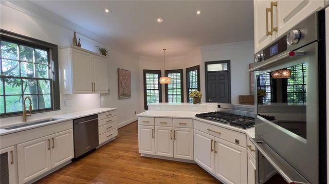 8 The Croft, Sandy Springs, GA 30342