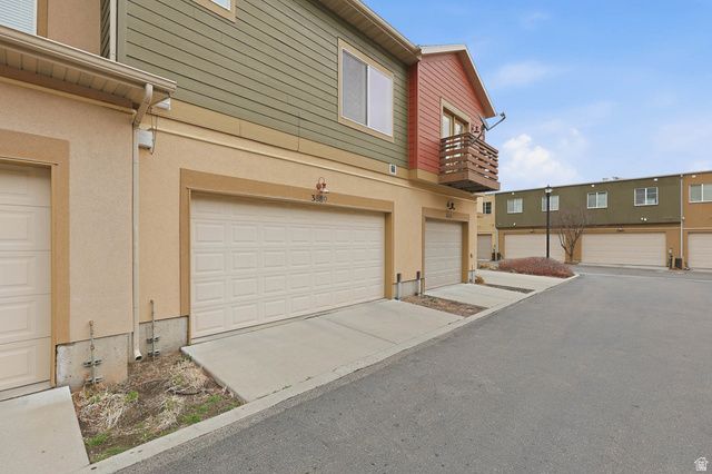 3689 W LILAC HEIGHTS DR, South Jordan, UT 84095