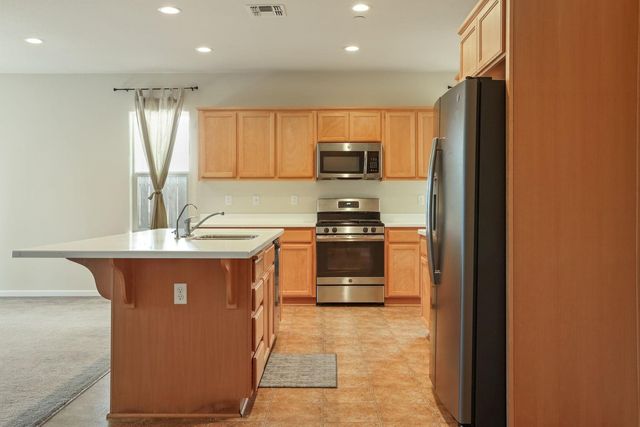 808 Fargo St, Stockton, CA 95204